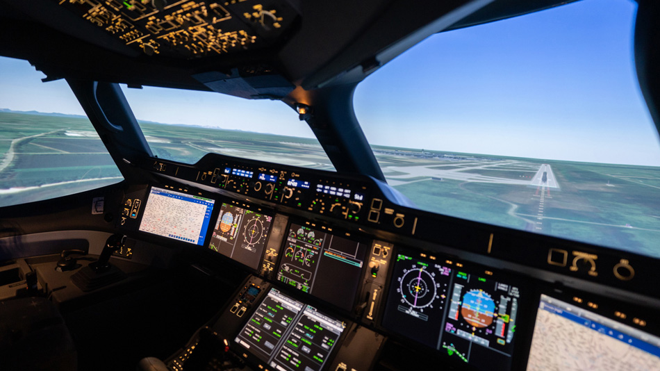 Cockpit Simulator mit Blick auf eine Landebahn