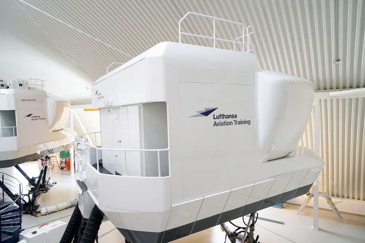 The planned extension of the building offers space for up to three additional full flight simulators and two flight training devices (FTD) as well as the associated briefing rooms.